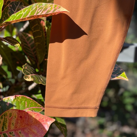 LULULEMON ALIGN HR PANT 28” (20) BROWN - Picture 6 of 8